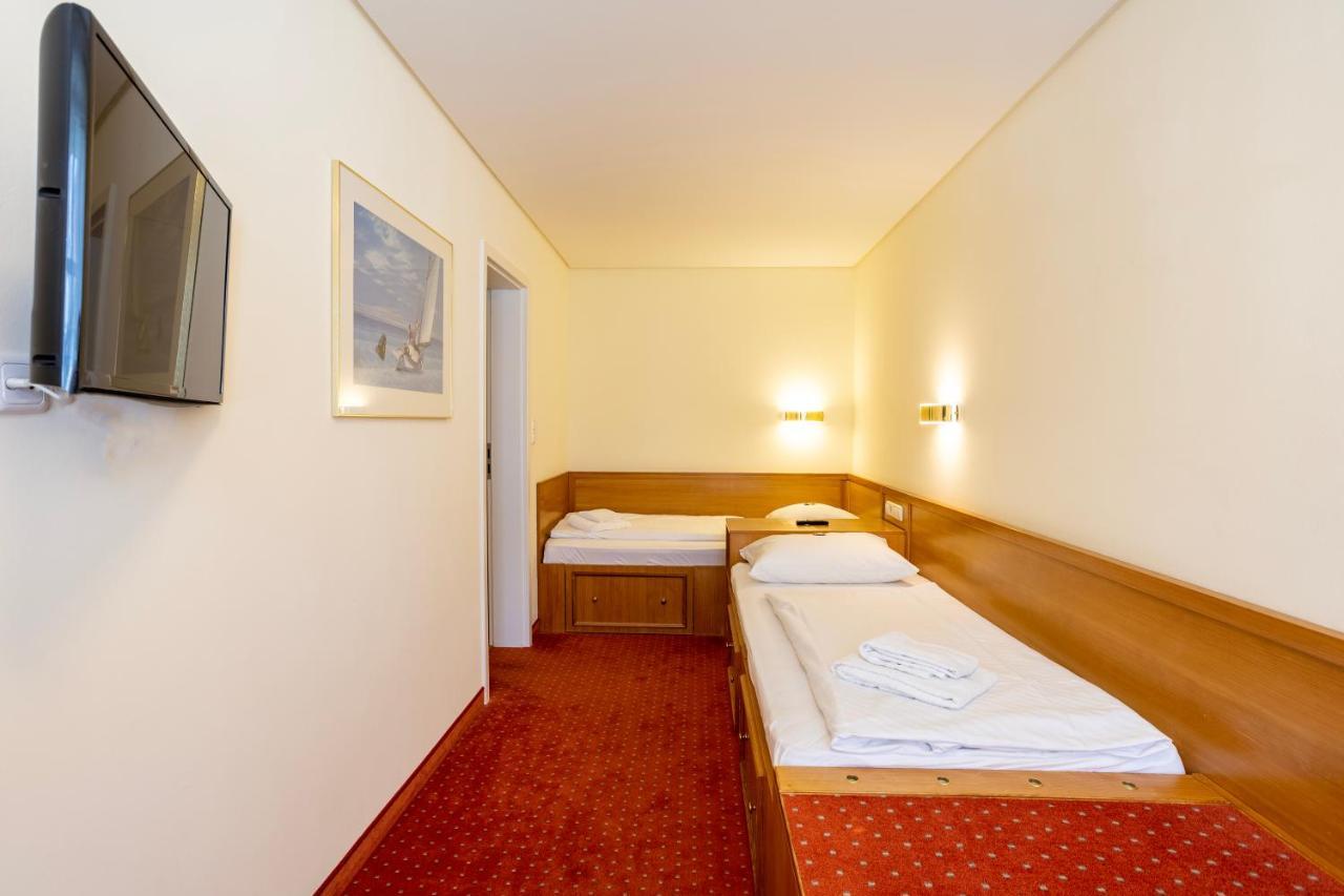 רוסטוק Ringhotel Warnemuender Hof מראה חיצוני תמונה